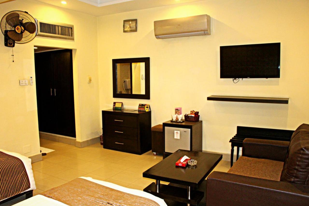 Hotel Akbar International Rawalpindi Bagian luar foto